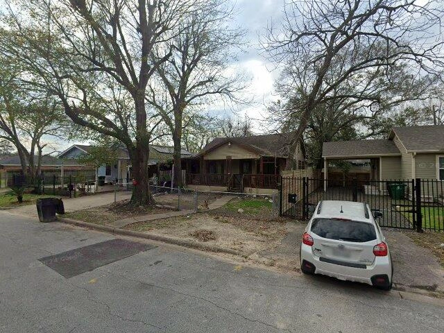 House image located at Houston, TX 77009