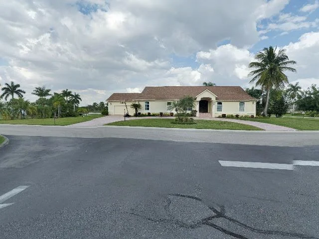 House image located at Fort Myers, FL 33908