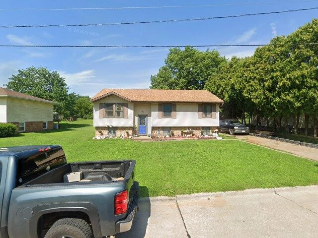 House image located at Muscatine, IA 52761