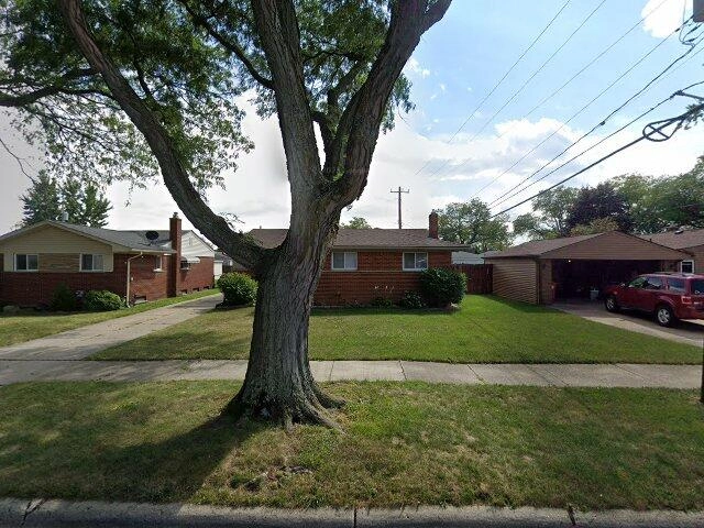 House image located at Roseville, MI 48066
