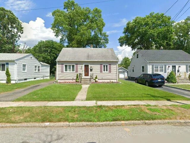 House image located at Pompton Lakes, NJ 07442