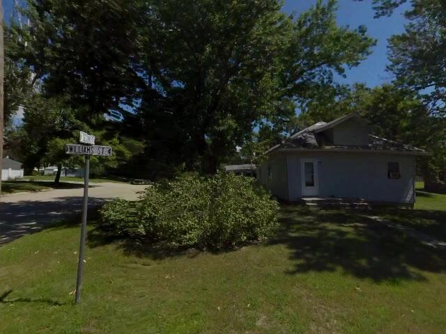 House image located at Anamosa, IA 52205