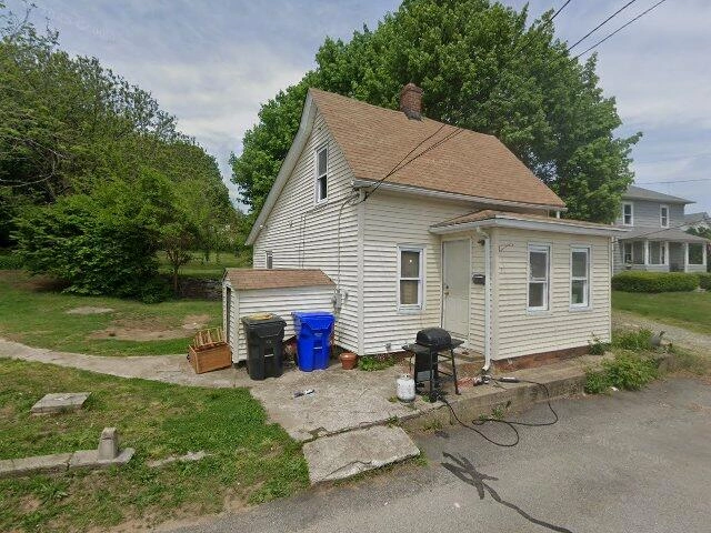 House image located at Oxford, MA 01540