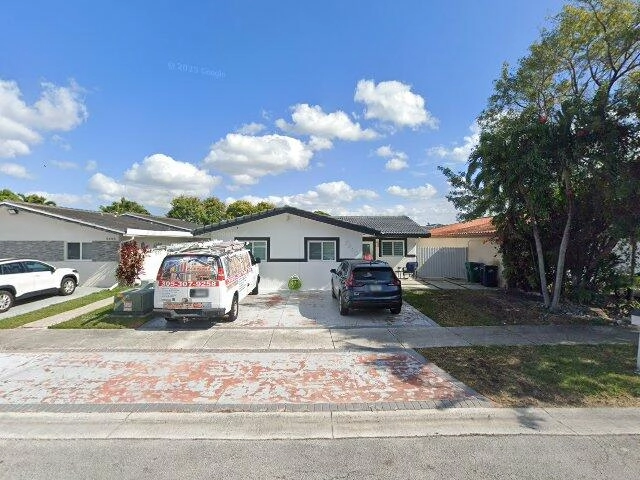 House image located at Miami, FL 33193
