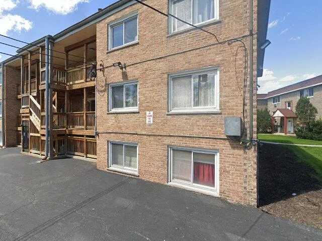 House image located at Broadview, IL 60155