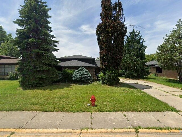 House image located at South Holland, IL 60473