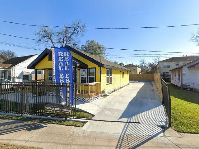 House image located at Houston, TX 77020