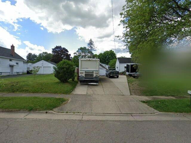 House image located at Akron, OH 44314