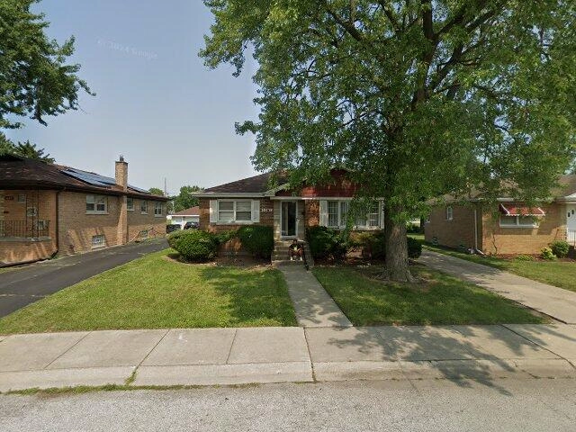 House image located at South Holland, IL 60473