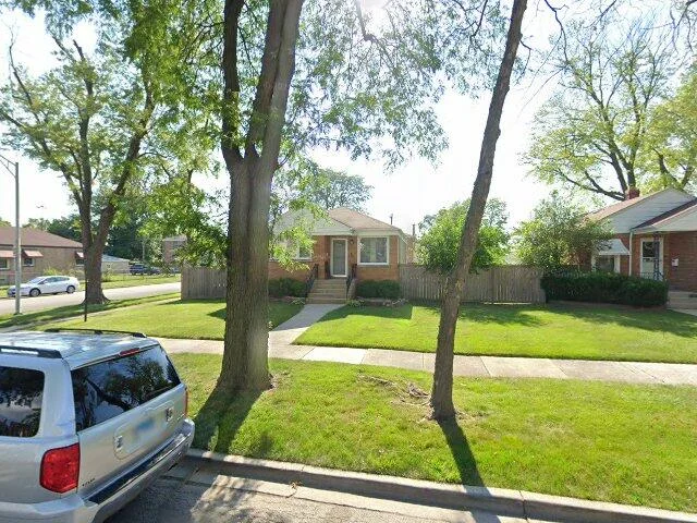 House image located at Bellwood, IL 60104