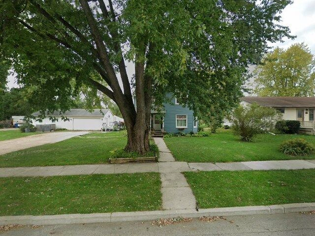 House image located at Dixon, IL 61021