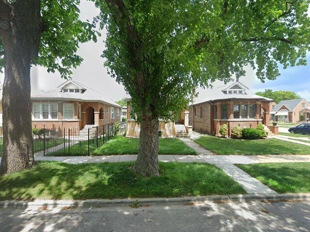 House image located at Chicago, IL 60617