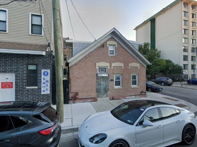 House image located at Chicago, IL 60616