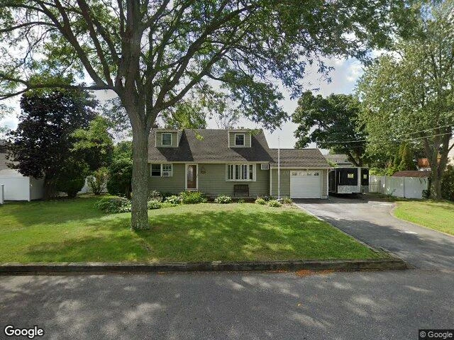 House image located at Lindenhurst, NY 11757