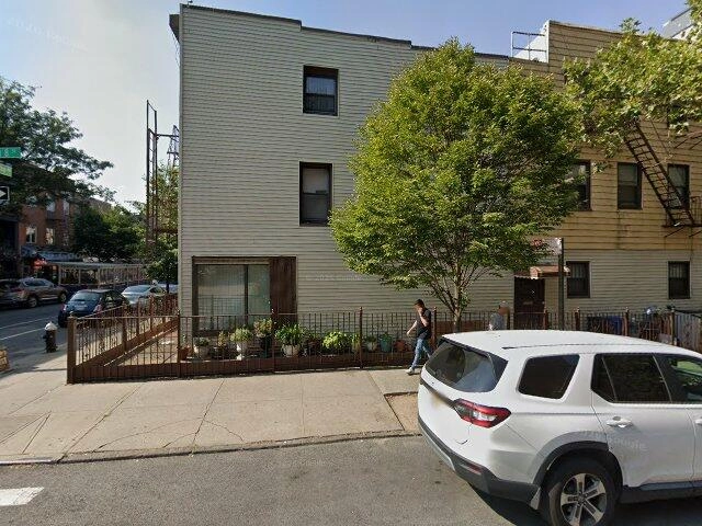 House image located at Paterson, NJ 07522