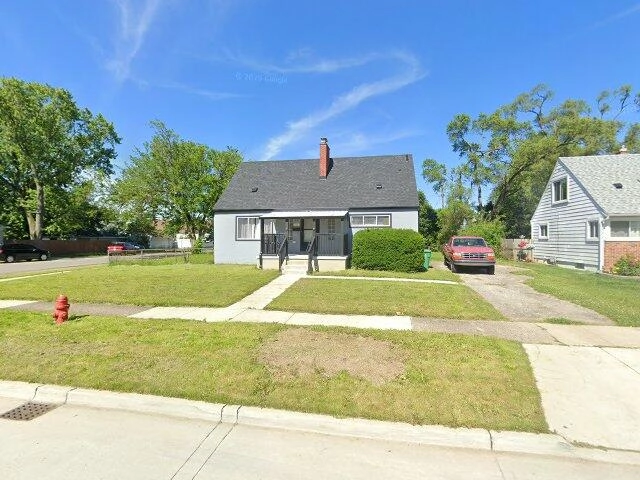 House image located at Garden City, MI 48135