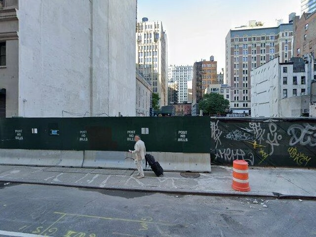 House image located at Latonia, KY 41015