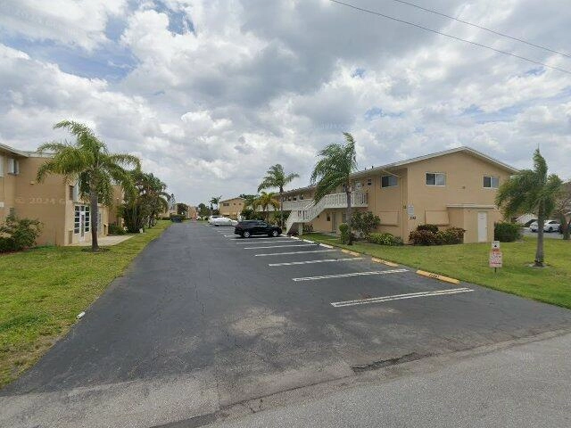 House image located at Boynton Beach, FL 33435
