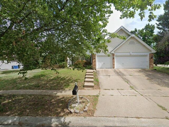 House image located at Florissant, MO 63033