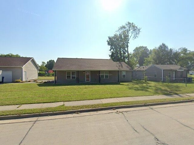 House image located at South Roxana, IL 62087