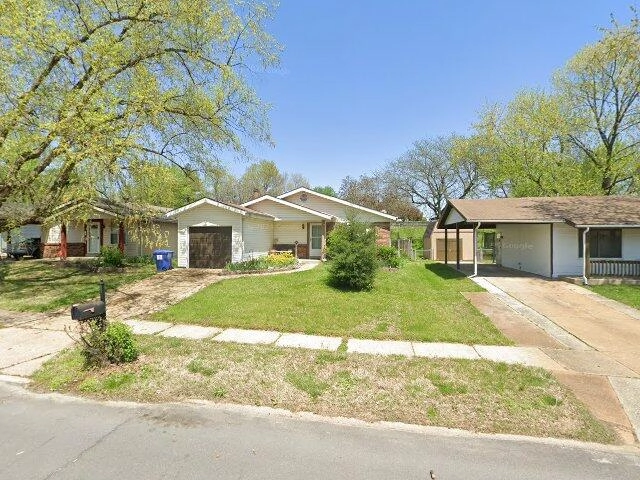 House image located at Florissant, MO 63031