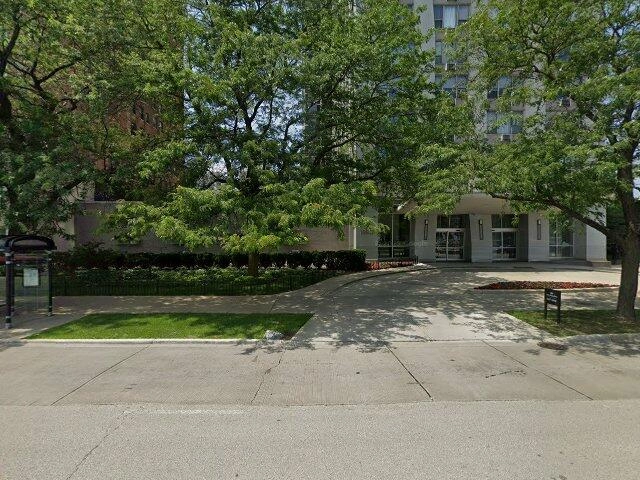 House image located at Chicago, IL 60610