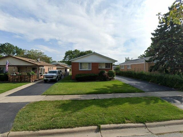 House image located at Alsip, IL 60803