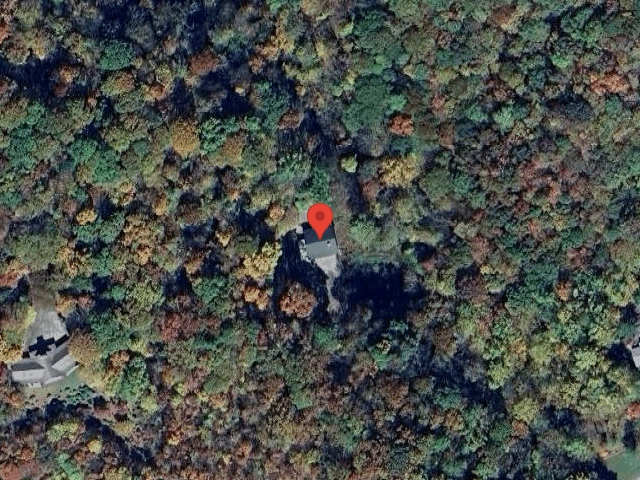 House image located at Waynesville, NC 28786