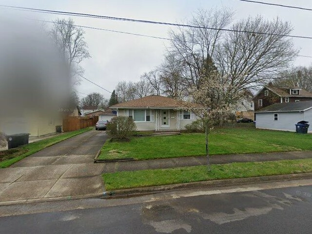 House image located at Akron, OH 44305