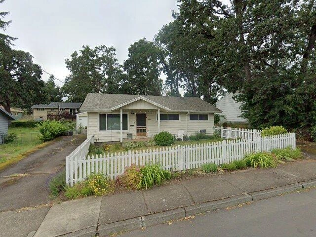 House image located at Gladstone, OR 97027