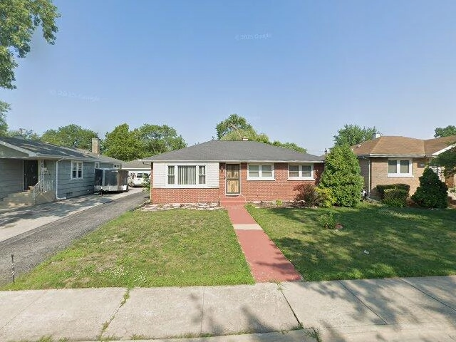 House image located at South Holland, IL 60473