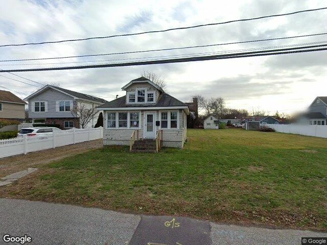 House image located at West Islip, NY 11795