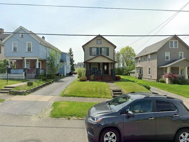 House image located at Girard, OH 44420