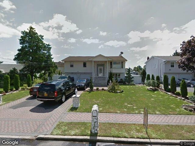 House image located at West Islip, NY 11795
