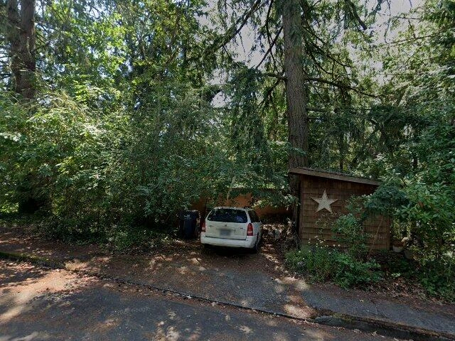 House image located at Eugene, OR 97405