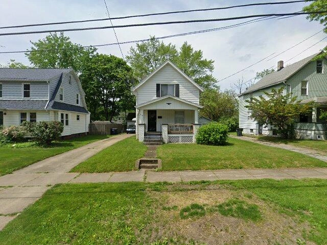 House image located at Akron, OH 44320