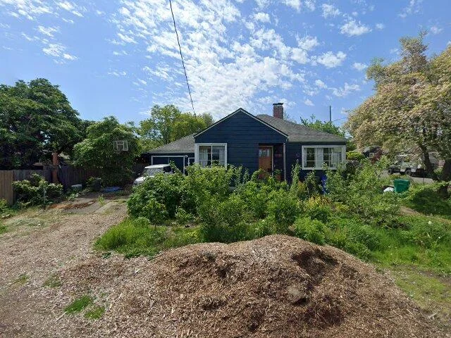 House image located at Portland, OR 97218