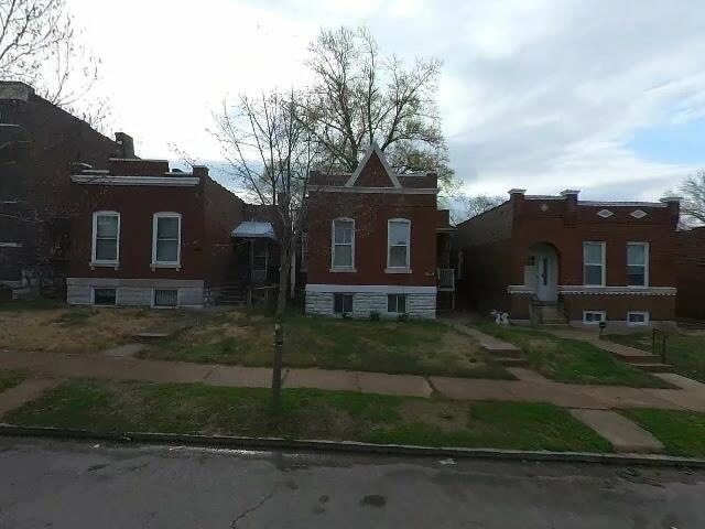 House image located at Saint Louis, MO 63111