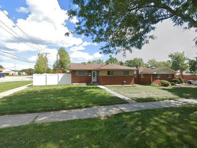 House image located at Roseville, MI 48066