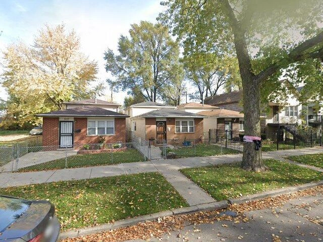 House image located at Chicago, IL 60609