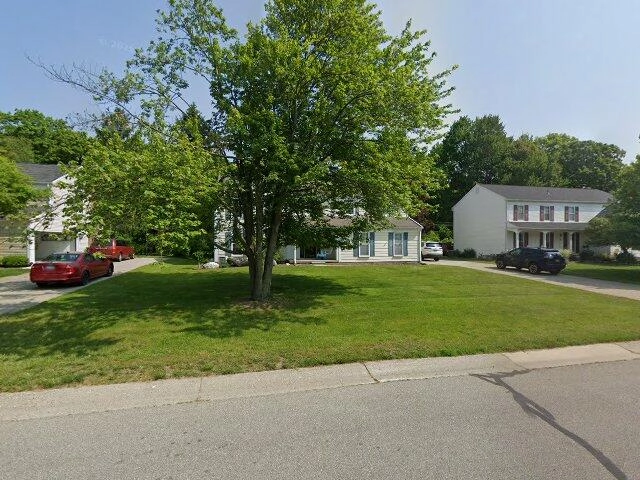 House image located at Rochester, MI 48306