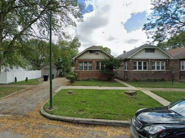 House image located at Chicago, IL 60643