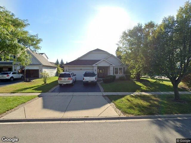 House image located at Carpentersville, IL 60110