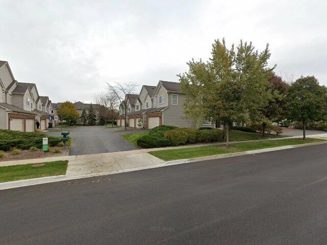 House image located at South Elgin, IL 60177