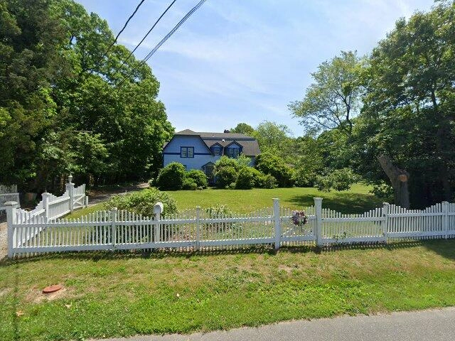 House image located at Bayport, NY 11705