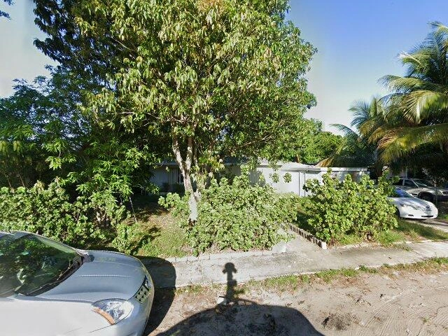 House image located at Miami, FL 33162