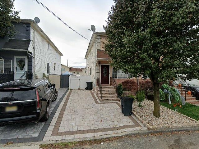 House image located at Staten Island, NY 10309