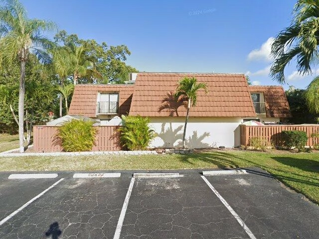 House image located at Fort Myers, FL 33919
