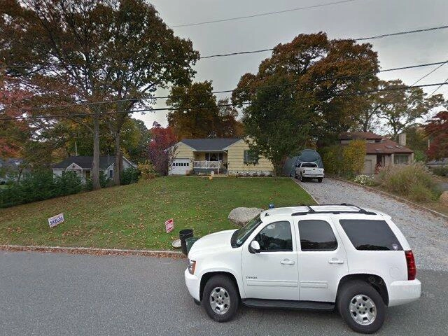 House image located at Meriden, CT 06451