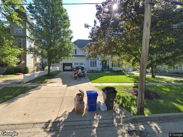 House image located at Glen Ellyn, IL 60137